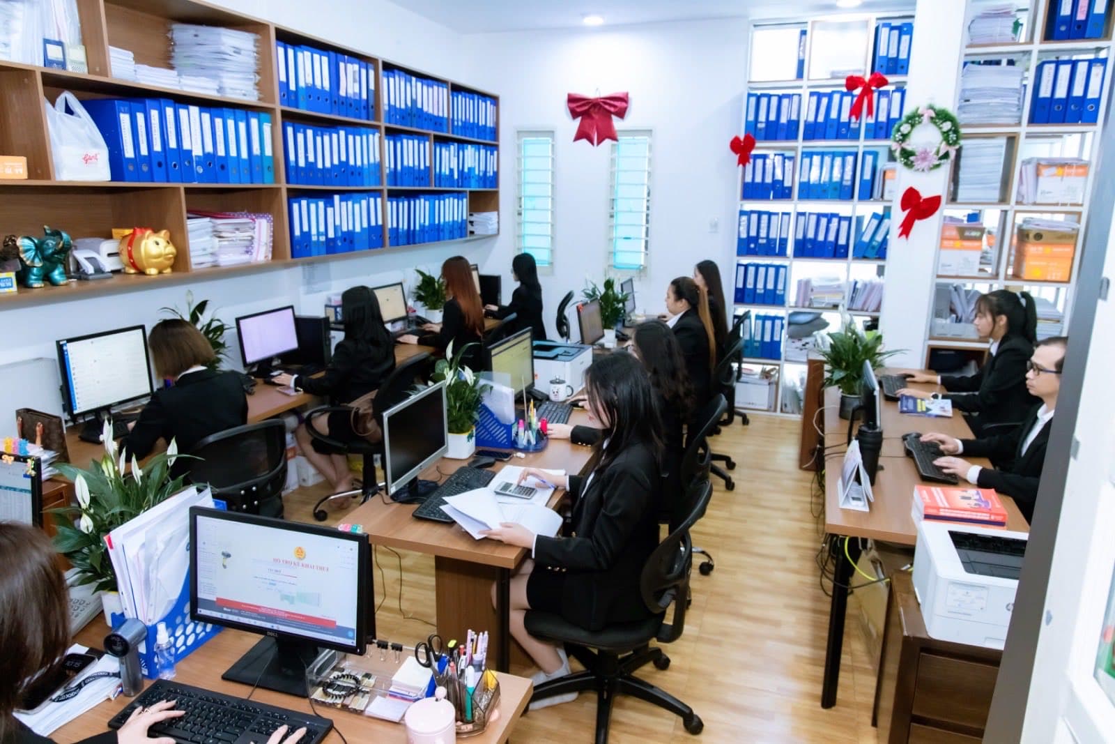 Công ty TNHH Tư Vấn Dịch Vụ Hữu Trí